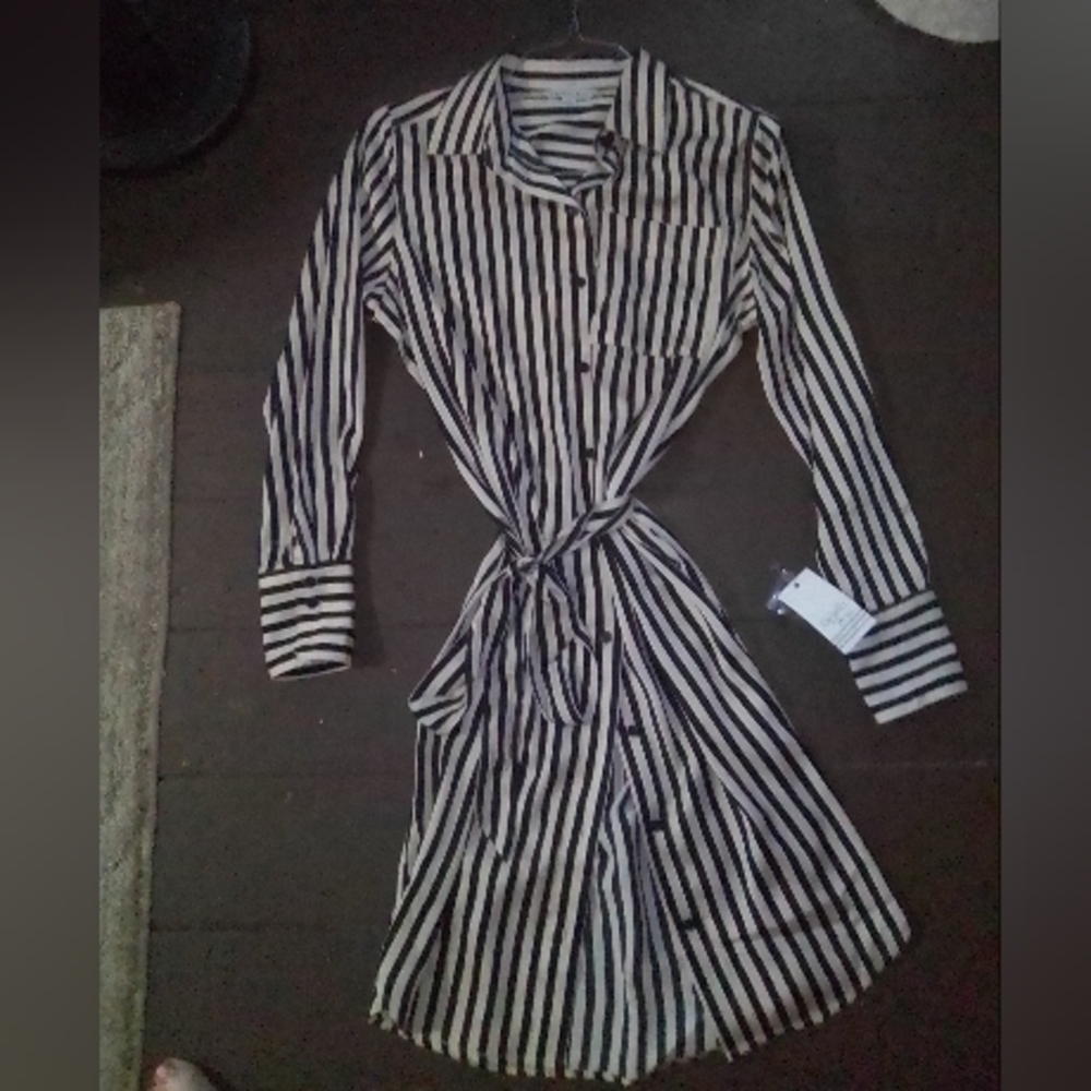 Ophelia roe BNWT silky dress with belt so adorable button up maxi dress